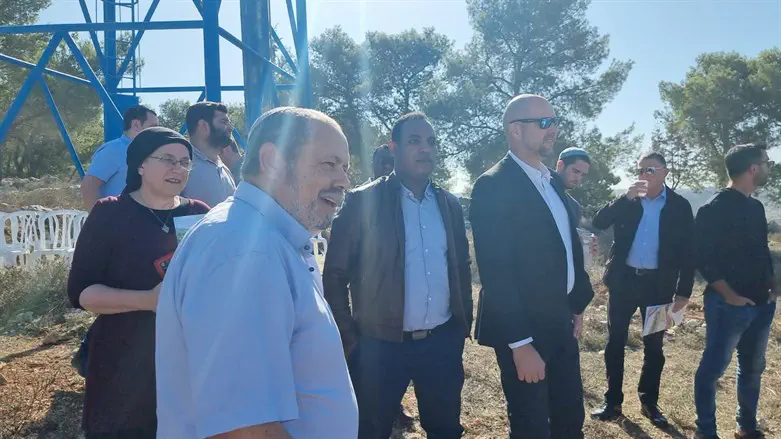 Yochai Dimri with Knesset Members in Hebron
