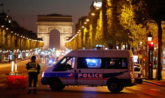 Police shut down Champs-Elysees after Paris shooting  