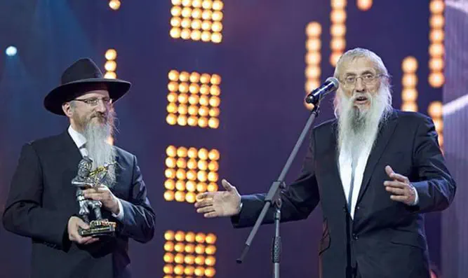 Rabbi Yosef Mendelevitch receives "Jewish Heroism Award"