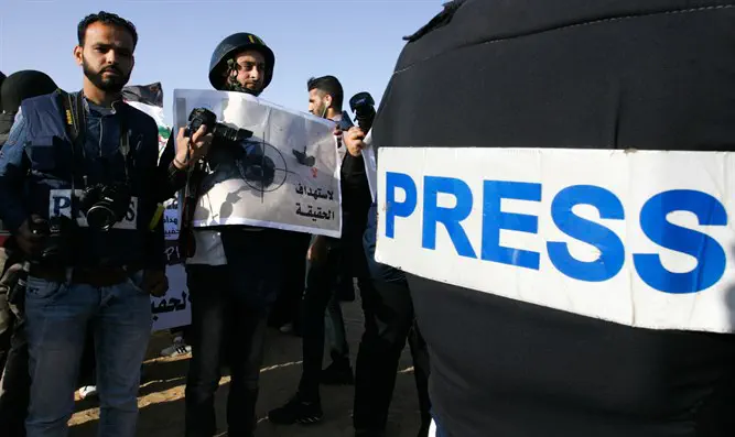 Israel National News Liberman Sniper Deserves Citation Photographer Reproach
