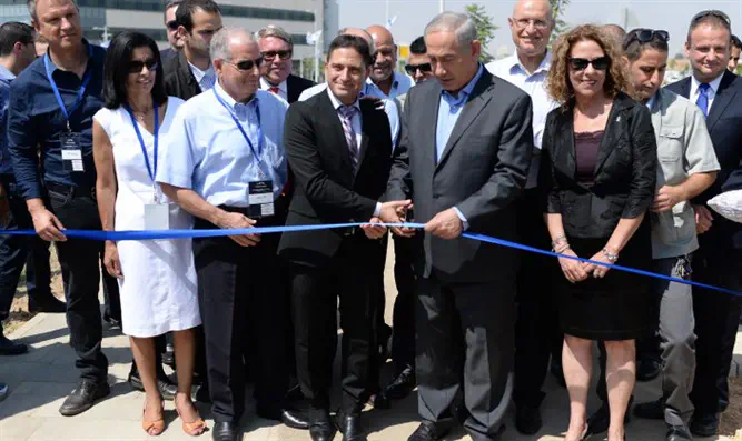 Netanyahu cuts ribbon on hi-tech park