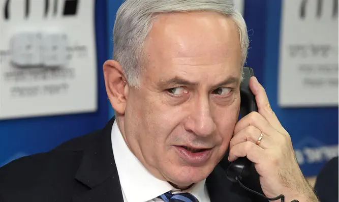 Netanyahu phones from HQ