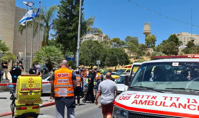 Έξω από το αστυνομικό τμήμα Maale Adumim