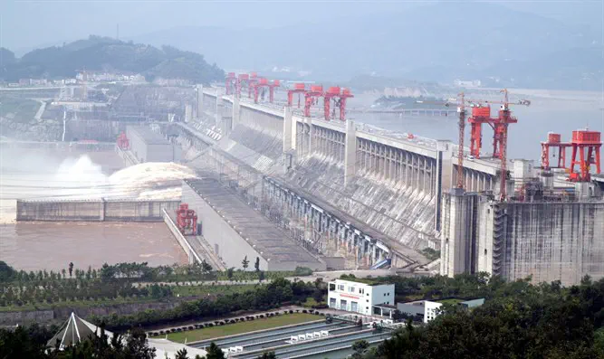 China dam collapses, 10,000 acres of crops flooded - Israel National News