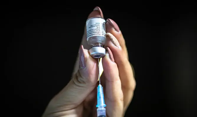 Nach der Impfung bekommt ein Junger Mann einen plötzlich „seltenen, lebensbedrohlichen Zustand“